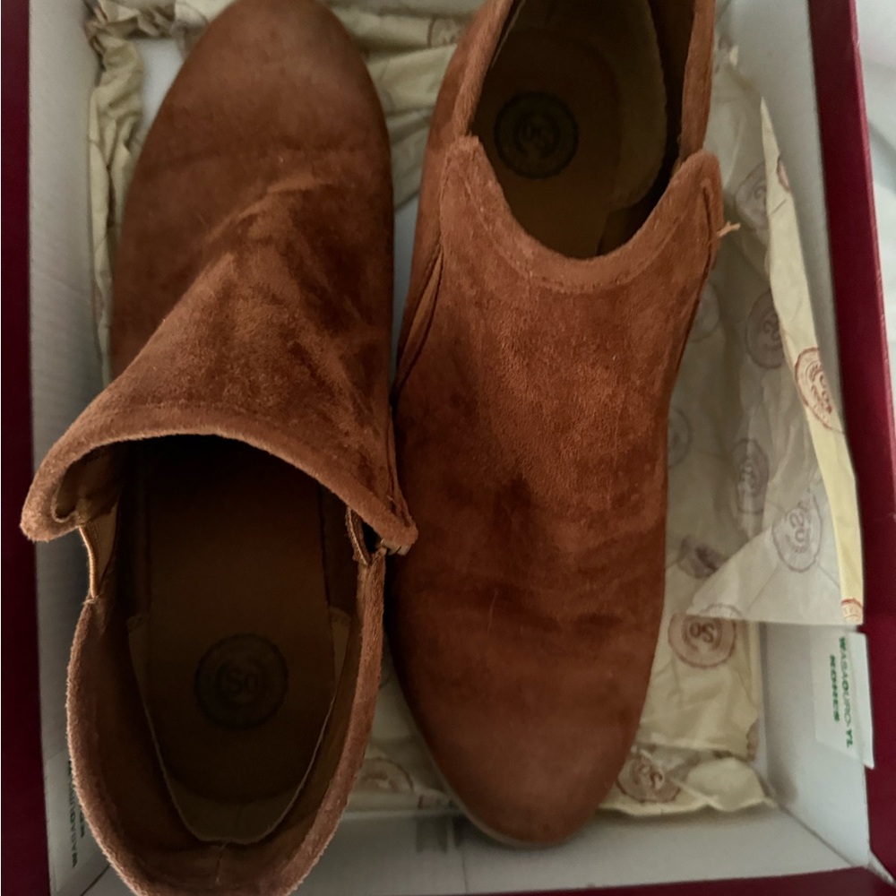 Women’s Brown Suede Shoes